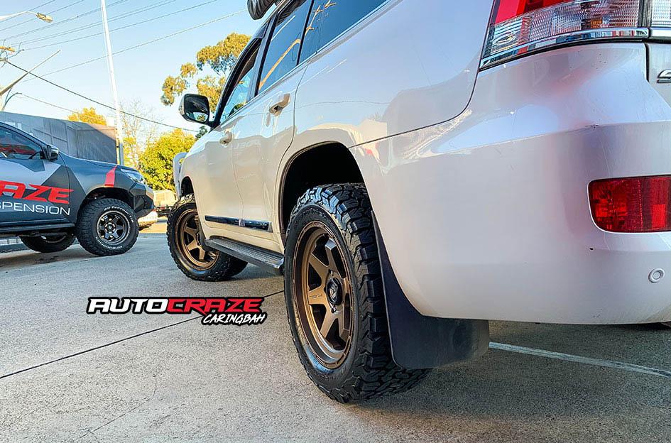 TOYOTA LANDCRUSIER SHOK BRONZE